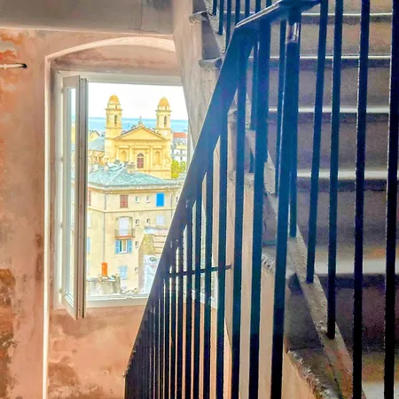 Lägenhet Acquatignese Charme Authentique Au Coeur De Bastia (Corsica)